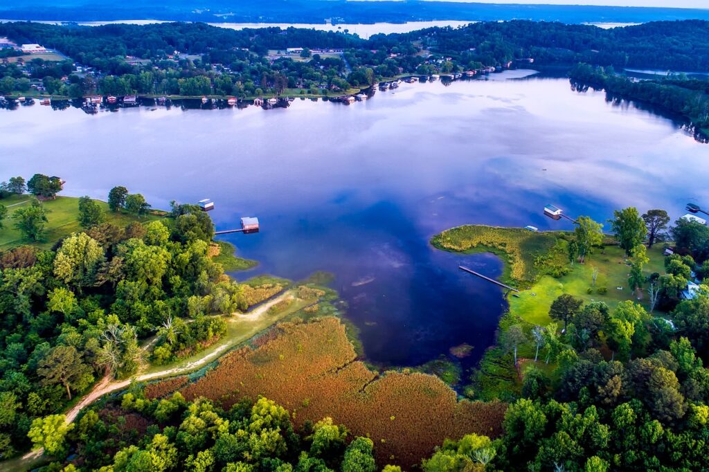 An aerial view of Guntersville Lake, a great spot to get an Alabama bank statement loan.