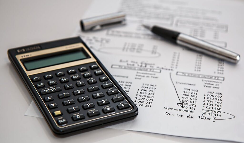A calculator with a budget to determine how much to finance with construction loans.