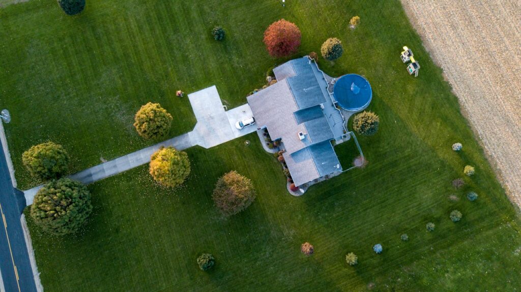 An aerial view of a home on a big lot that was purchase using jumbo loans