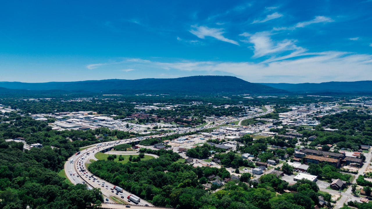 An aerial view of Chattanooga, a great place to get a Tennessee DSCR loan.