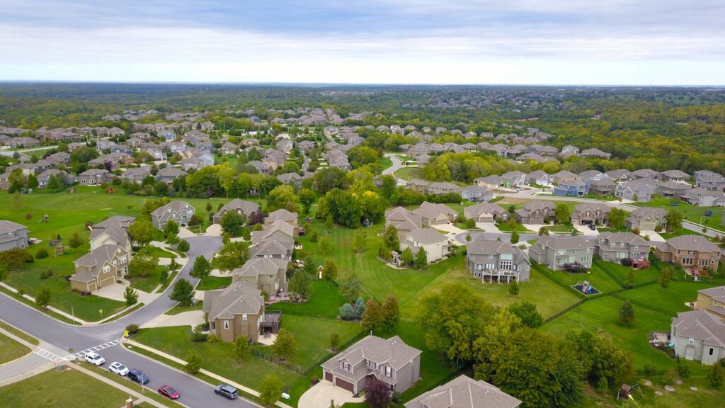 An aerial view of a neighborhood, where a business owner could get a Texas P&L loan to become a homeowner. 