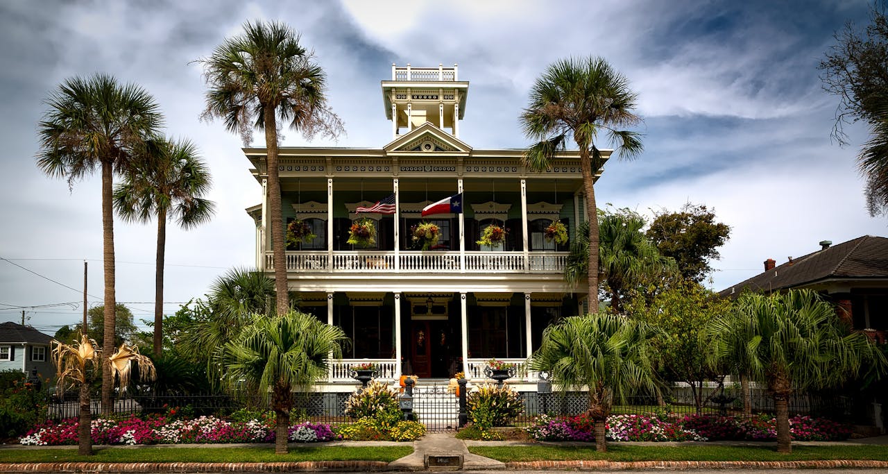 A large colonial in Texas that was purchased using a conventional loan Texas.