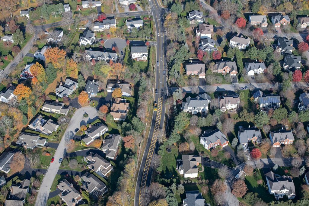 An aerial view of a neighborhood where you can expand your portfolio with a DSCR loan Mississippi. 